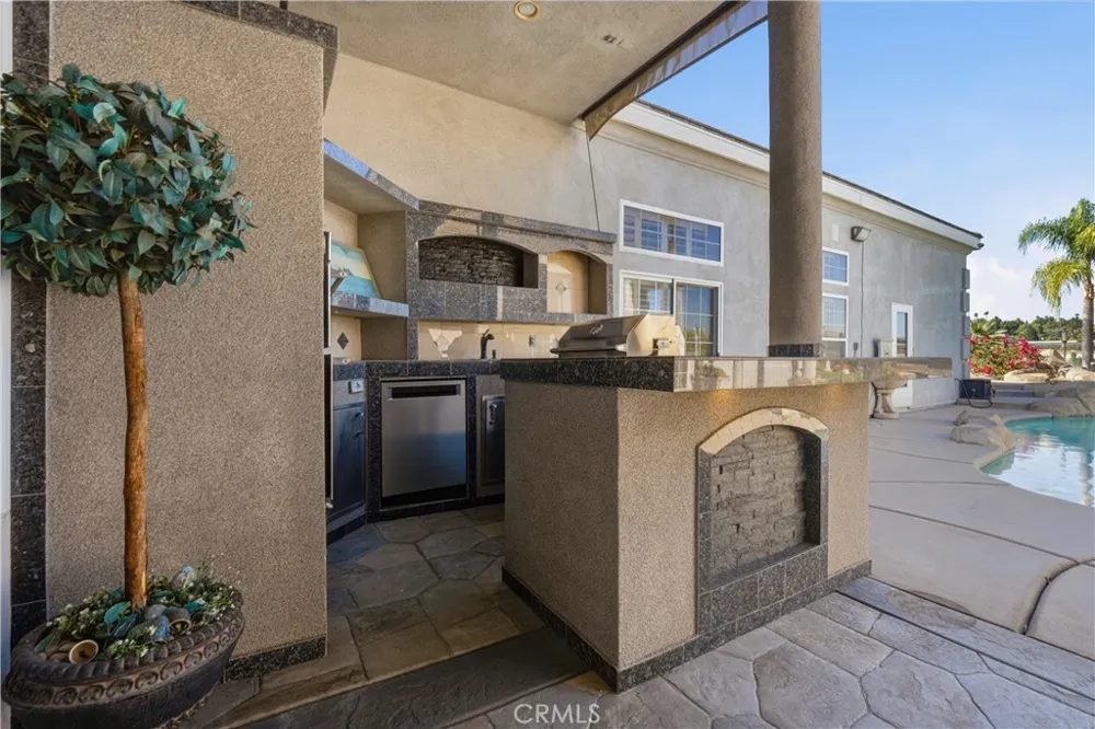 685 Bradbury Redlands, CA 92374