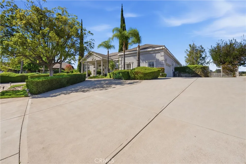685 Bradbury Redlands, CA 92374