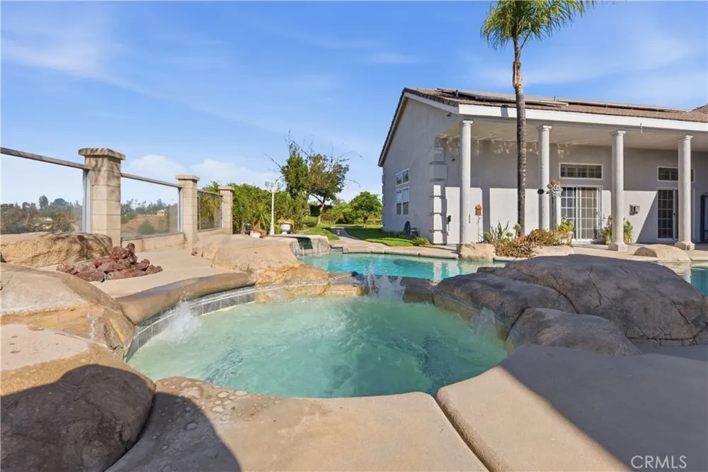 685 Bradbury Redlands, CA 92374
