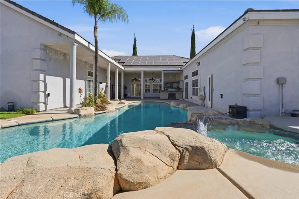 685 Bradbury Redlands, CA 92374