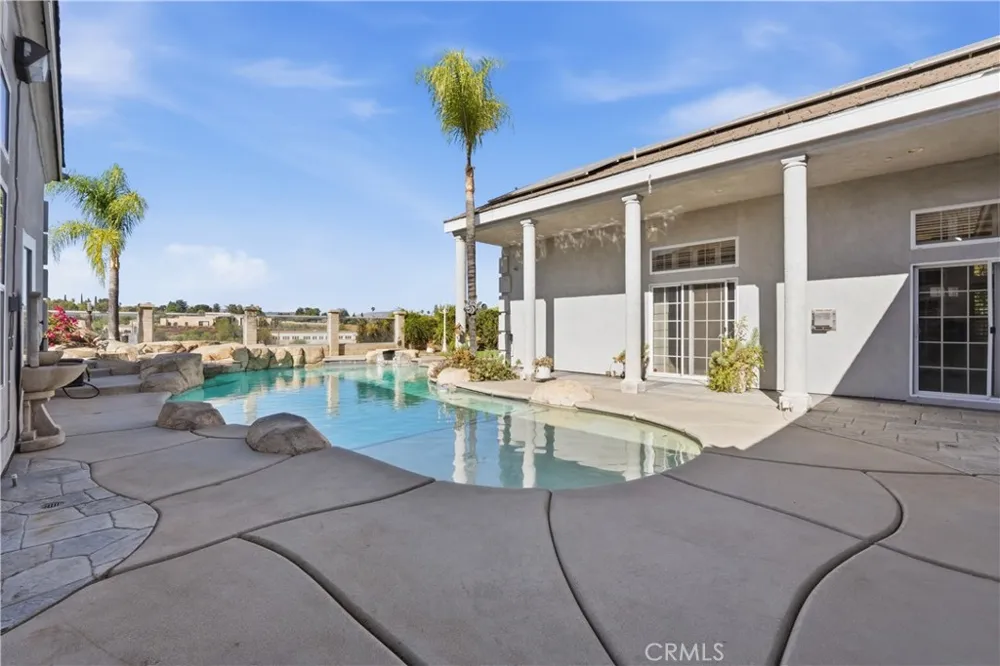685 Bradbury Redlands, CA 92374