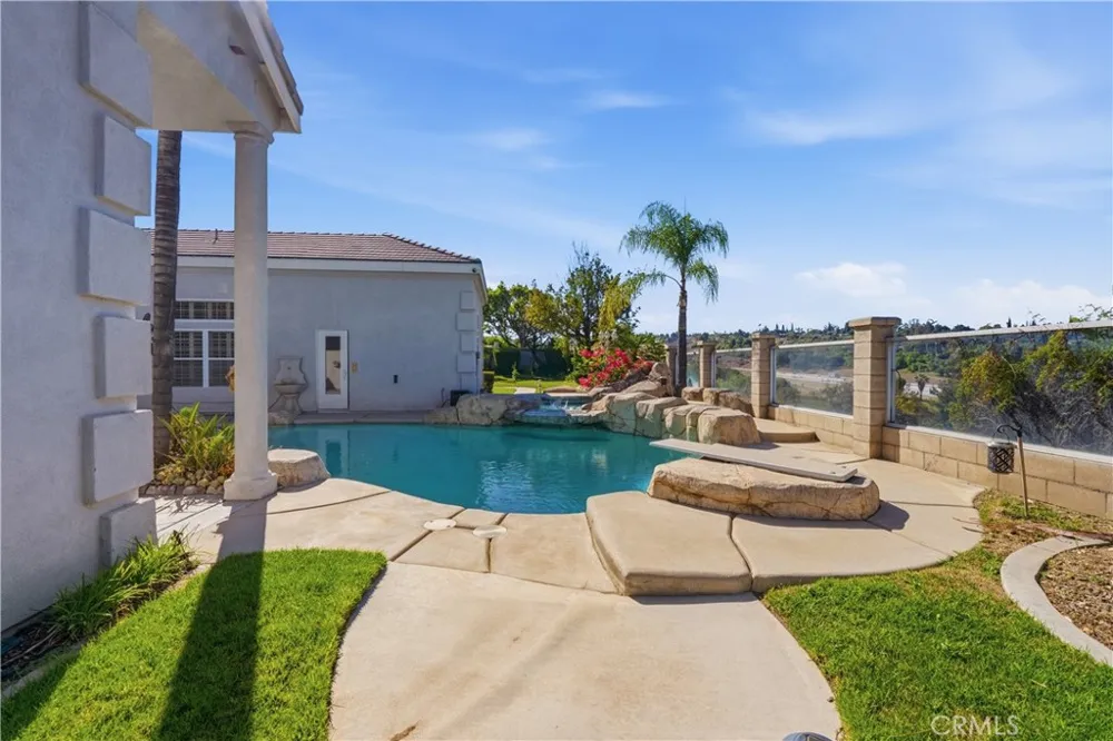 685 Bradbury Redlands, CA 92374
