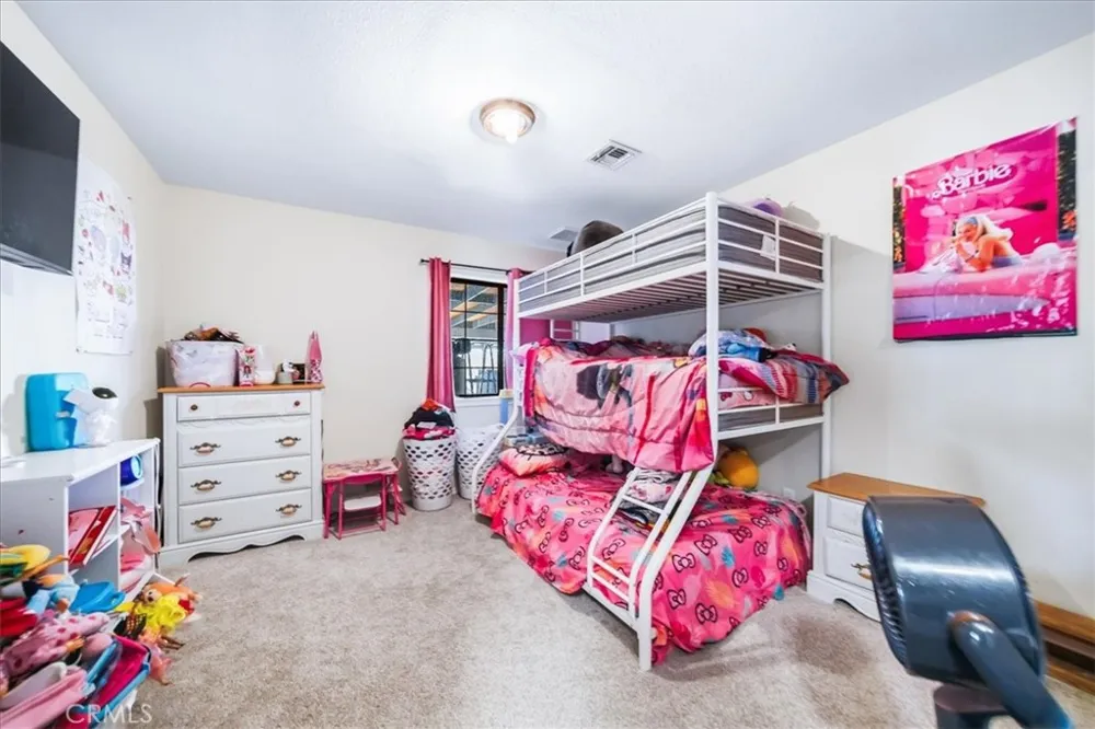 1348 Redwood Needles, CA 92363