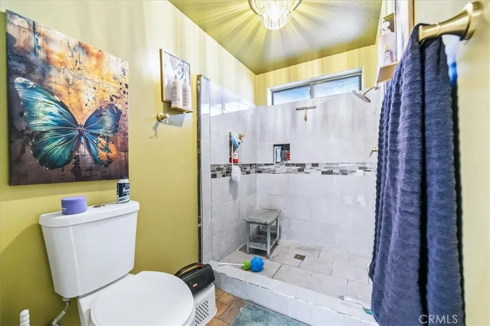 1348 Redwood Needles, CA 92363