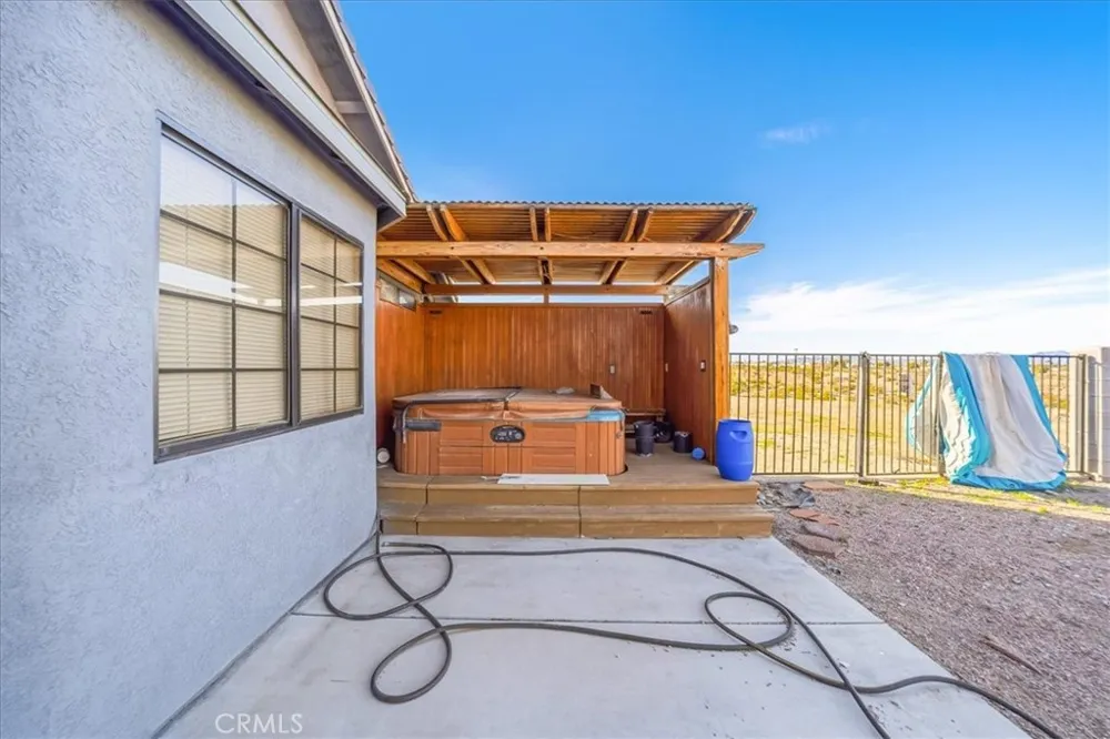 1348 Redwood Needles, CA 92363