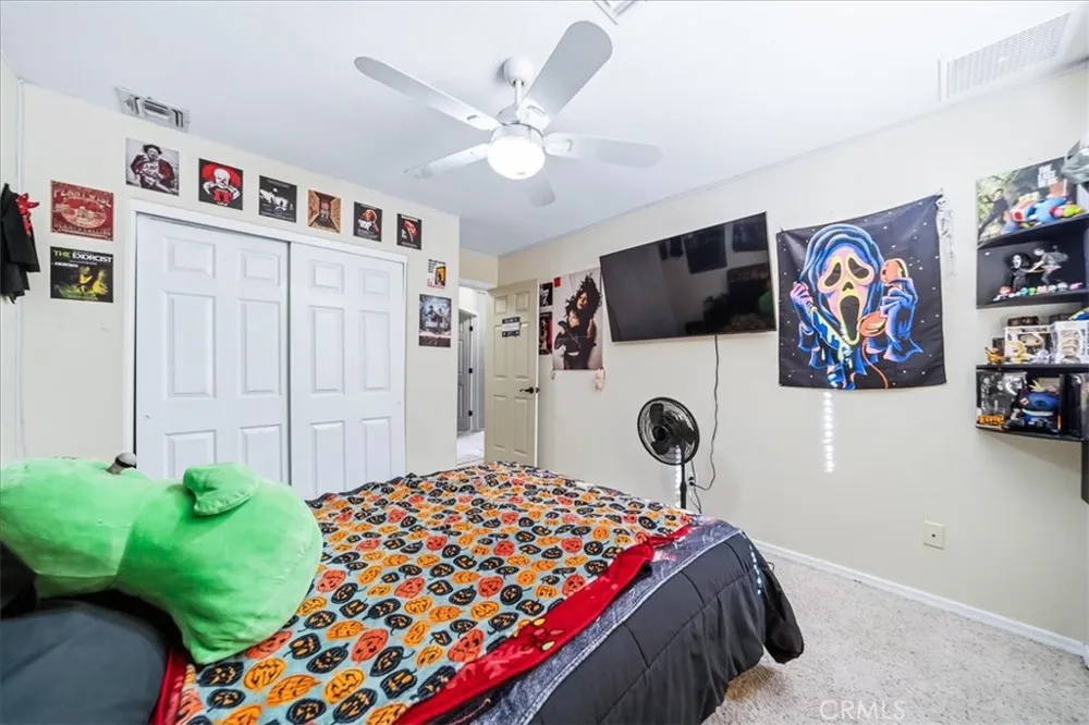 1348 Redwood Needles, CA 92363
