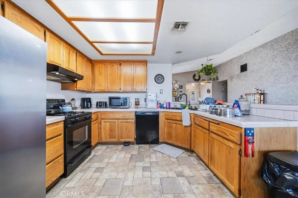 1348 Redwood Needles, CA 92363