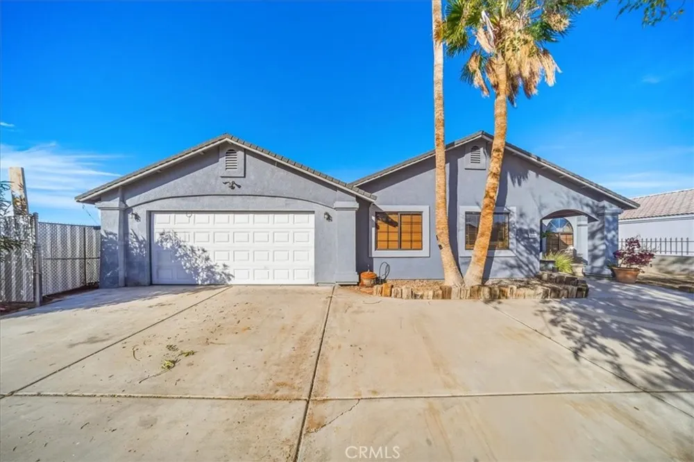 1348 Redwood Needles, CA 92363