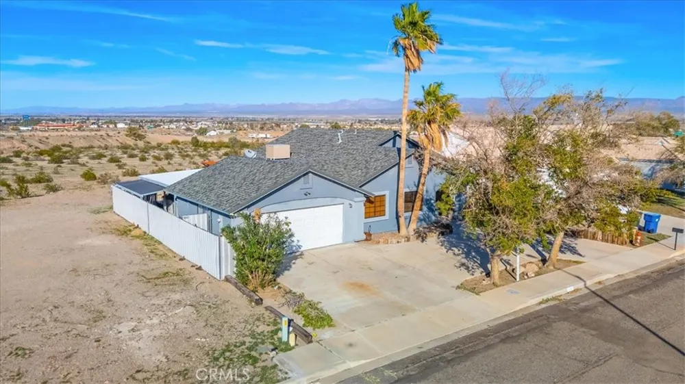 1348 Redwood Needles, CA 92363