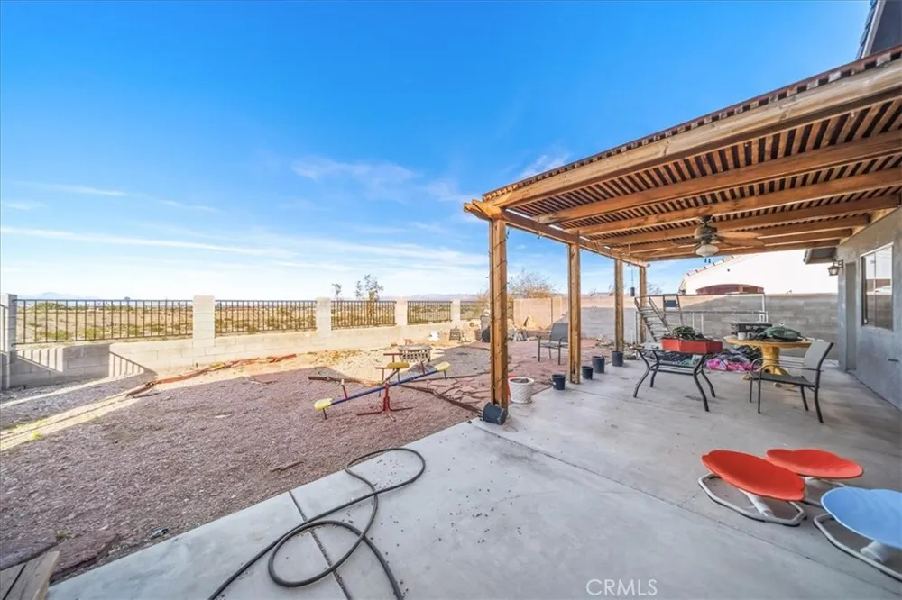 1348 Redwood Needles, CA 92363