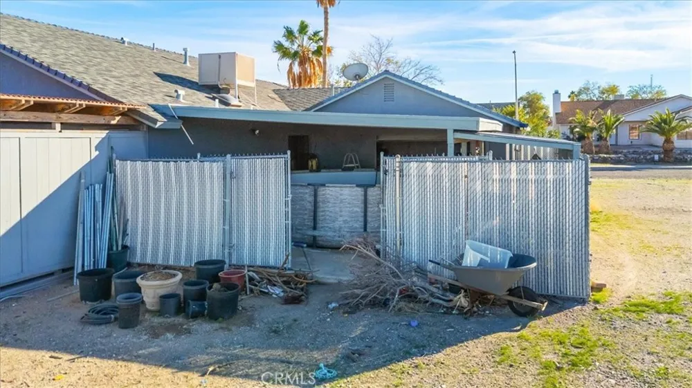 1348 Redwood Needles, CA 92363
