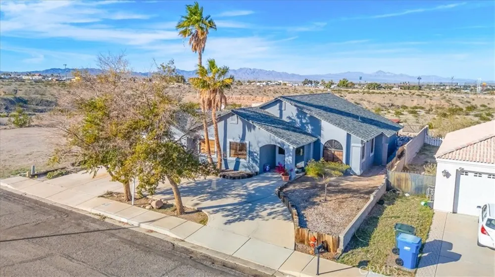 1348 Redwood Needles, CA 92363
