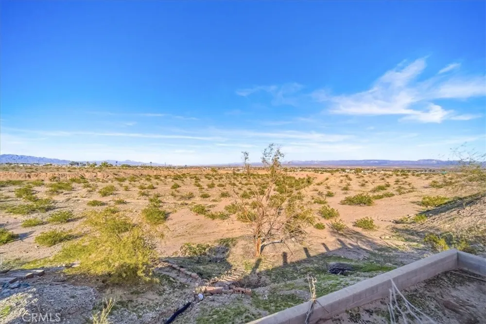 1348 Redwood Needles, CA 92363