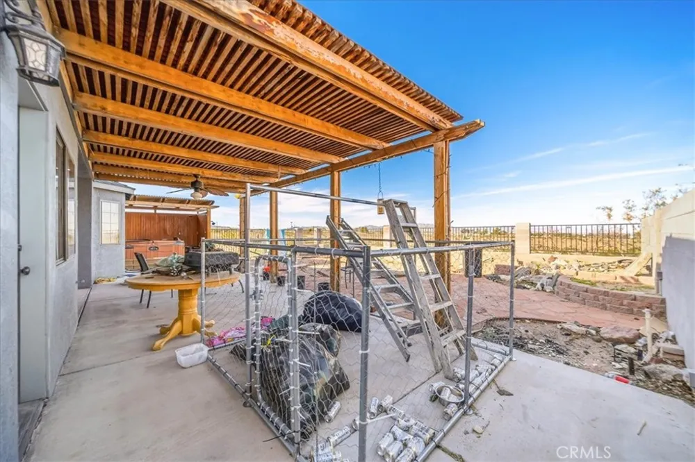 1348 Redwood Needles, CA 92363