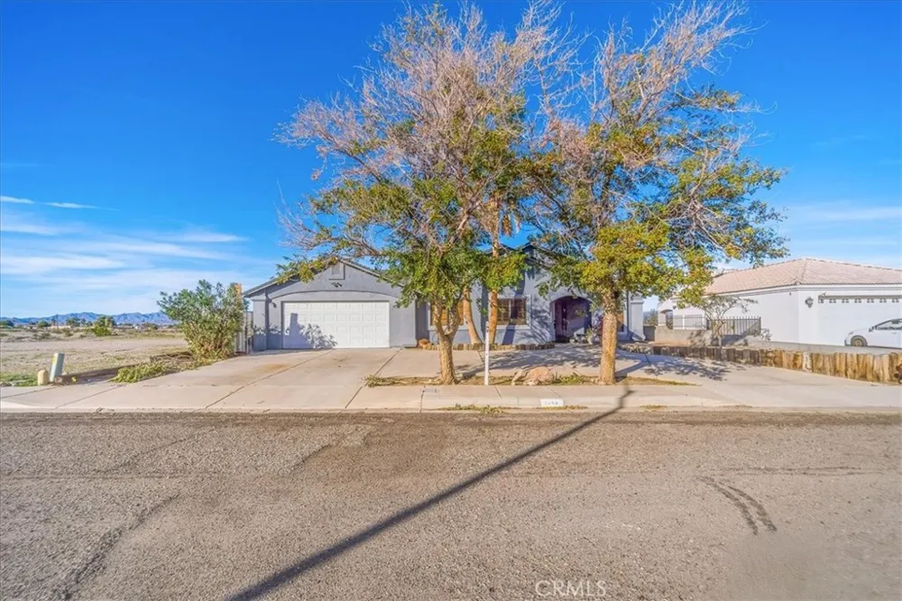1348 Redwood Needles, CA 92363