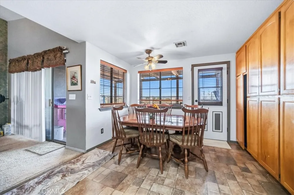 1348 Redwood Needles, CA 92363