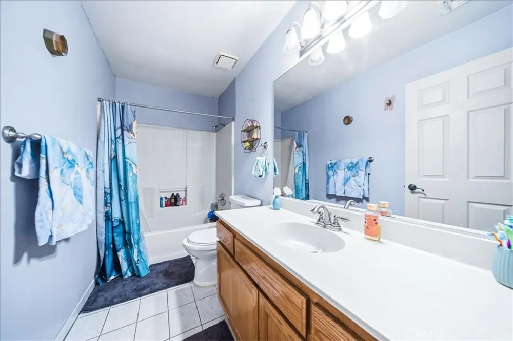 1348 Redwood Needles, CA 92363