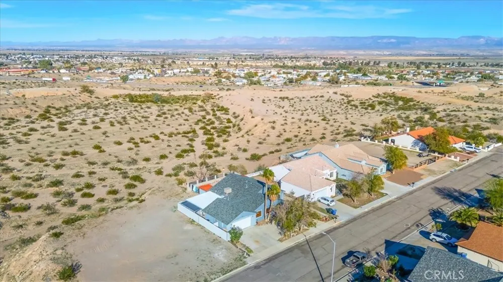1348 Redwood Needles, CA 92363
