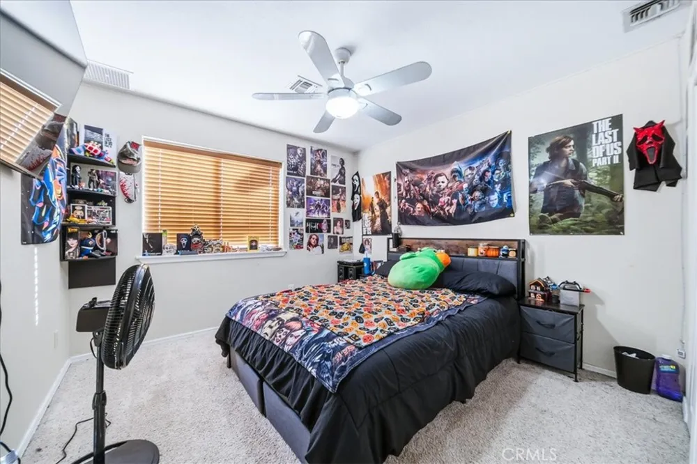 1348 Redwood Needles, CA 92363