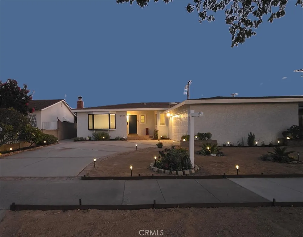 2516 E Quincy Orange, CA 92867