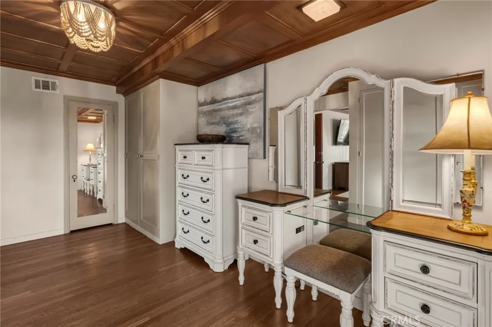 4101 Pacific Long Beach, CA 90807