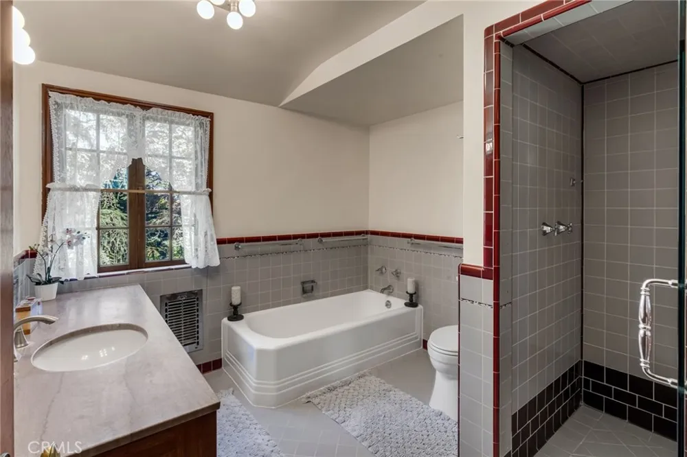4101 Pacific Long Beach, CA 90807