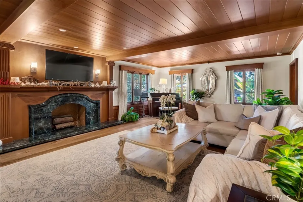 4101 Pacific Long Beach, CA 90807