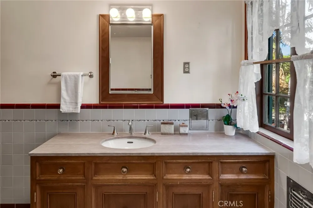 4101 Pacific Long Beach, CA 90807