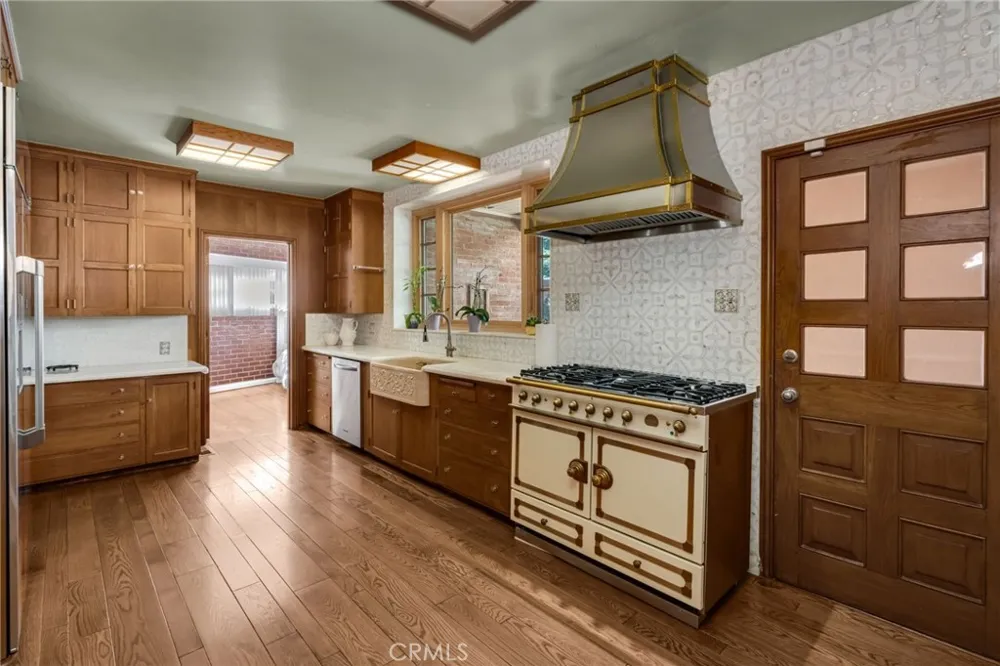 4101 Pacific Long Beach, CA 90807