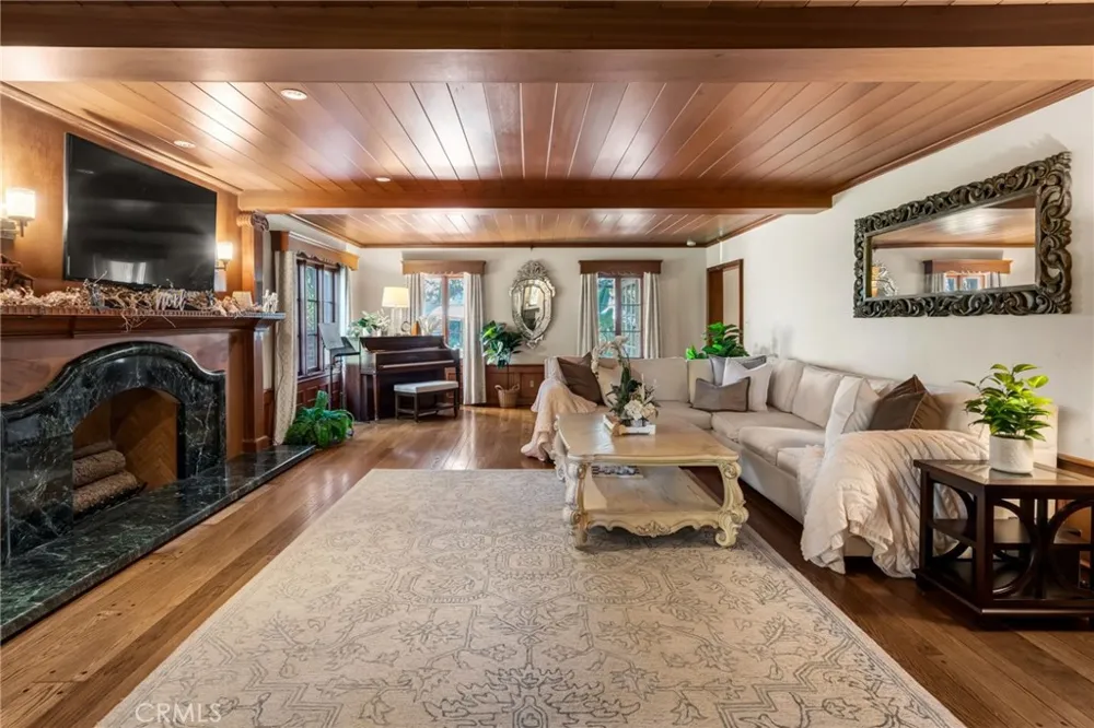 4101 Pacific Long Beach, CA 90807