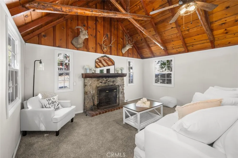 1177 Bear Springs Road Rimforest, CA 92378