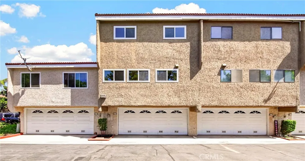 6273 Lincoln Buena Park, CA 90620