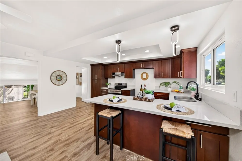 6273 Lincoln Buena Park, CA 90620