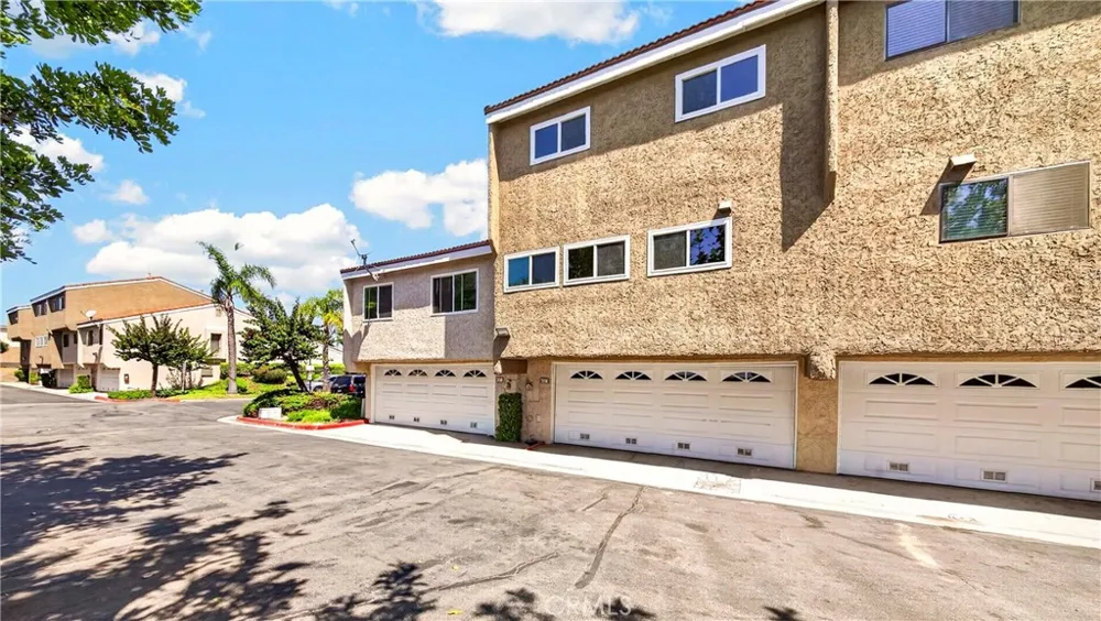 6273 Lincoln Buena Park, CA 90620