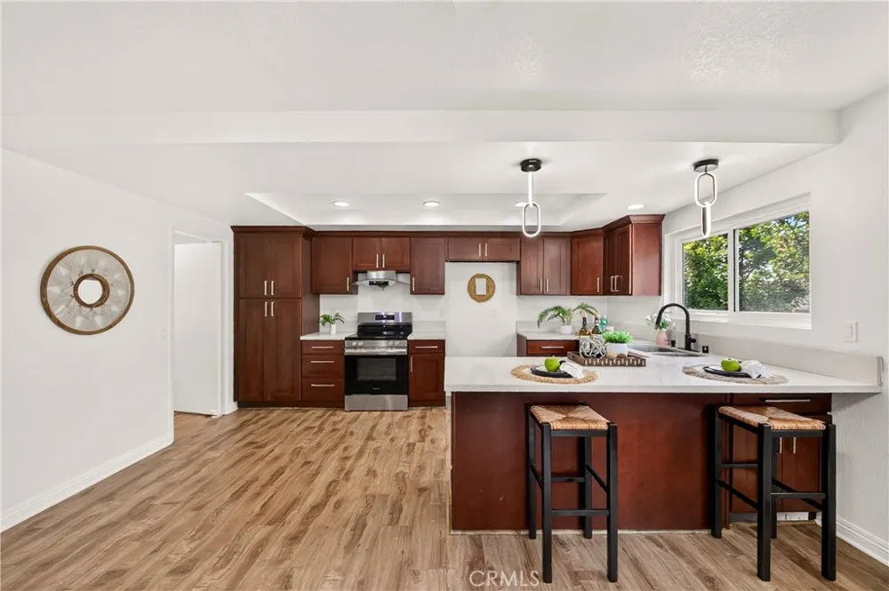 6273 Lincoln Buena Park, CA 90620