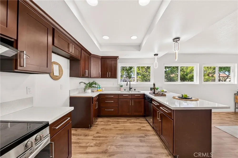 6273 Lincoln Buena Park, CA 90620