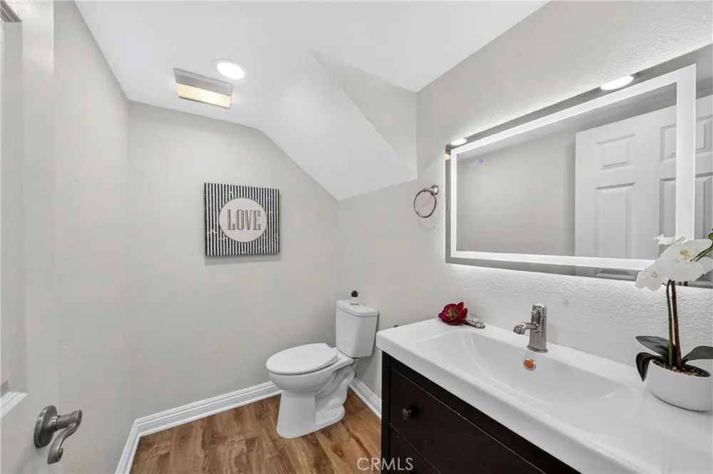 6273 Lincoln Buena Park, CA 90620