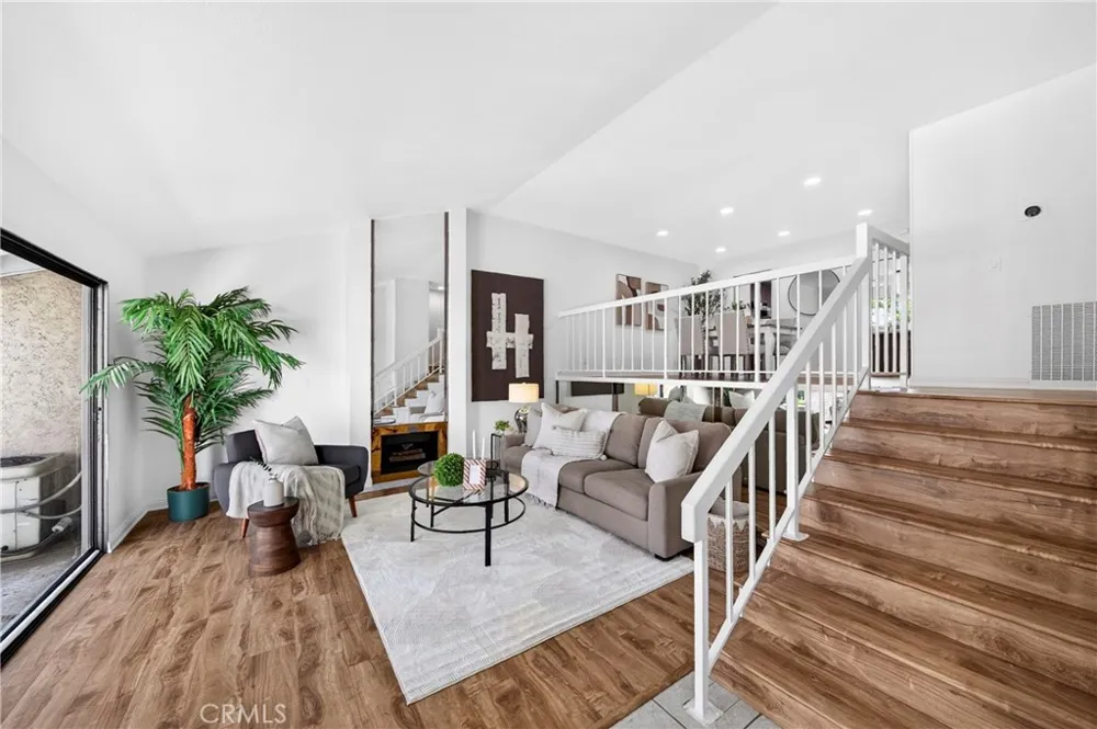 6273 Lincoln Buena Park, CA 90620