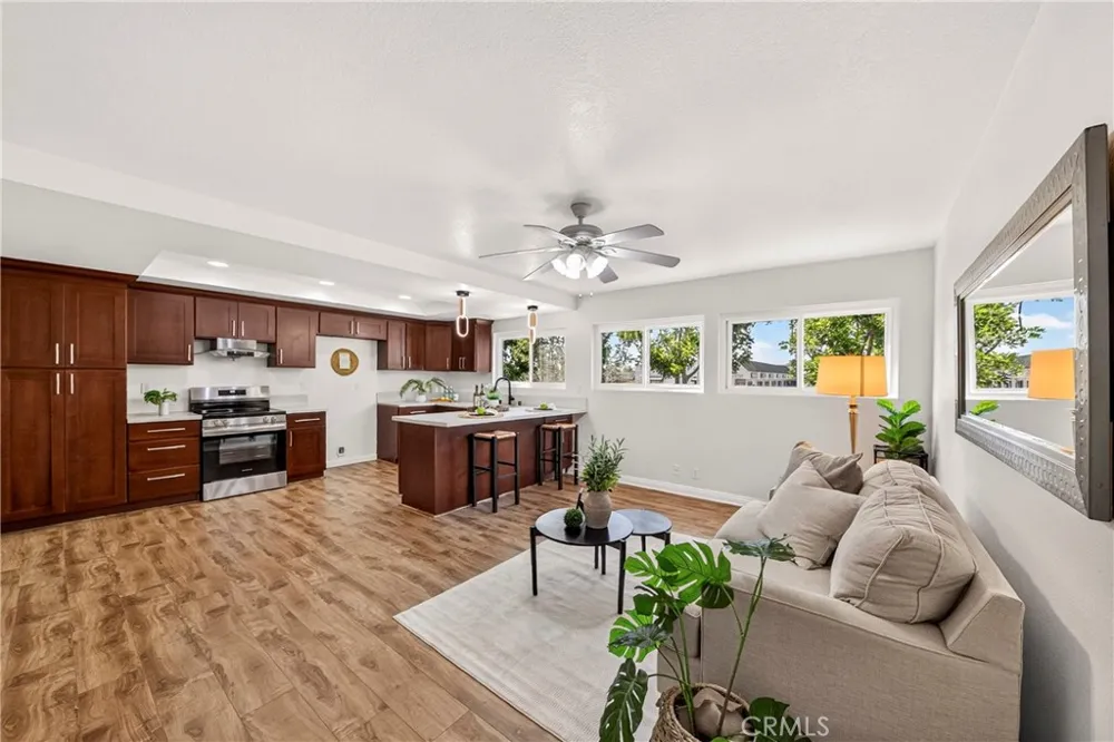 6273 Lincoln Buena Park, CA 90620