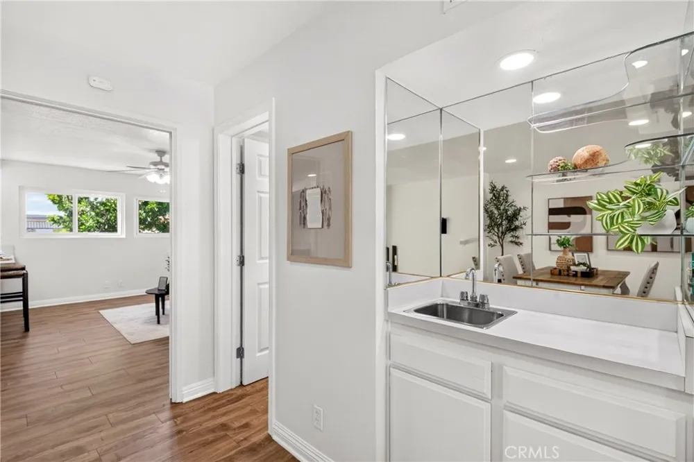 6273 Lincoln Buena Park, CA 90620