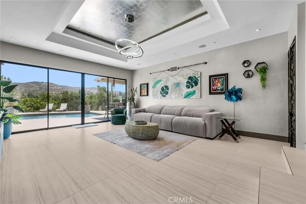 375 S Via Montanera Anaheim Hills, CA 92807