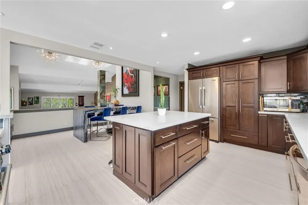 375 S Via Montanera Anaheim Hills, CA 92807