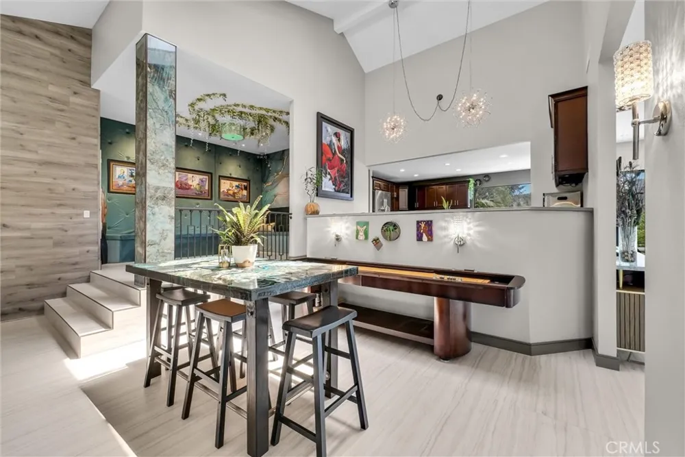 375 S Via Montanera Anaheim Hills, CA 92807