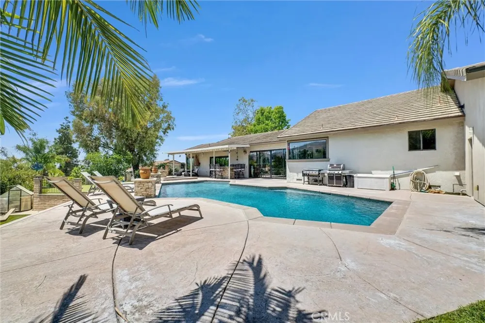 375 S Via Montanera Anaheim Hills, CA 92807