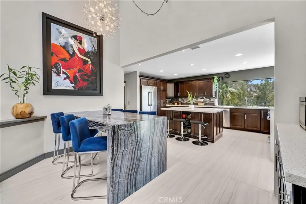 375 S Via Montanera Anaheim Hills, CA 92807