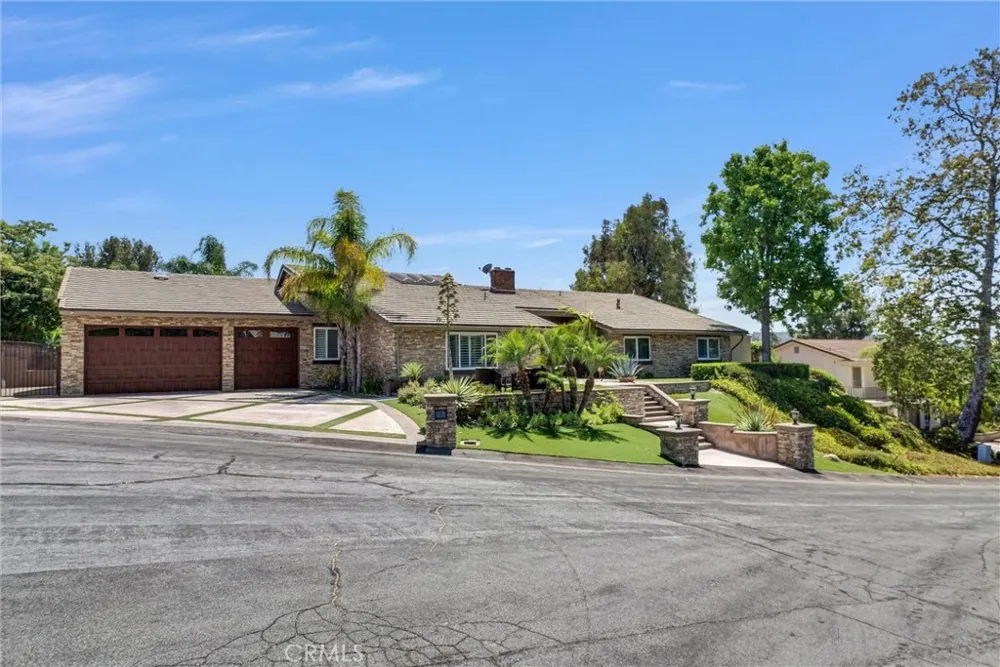 375 S Via Montanera Anaheim Hills, CA 92807