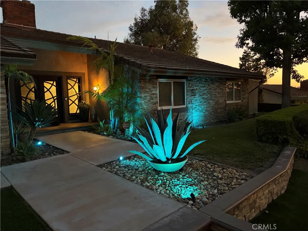 375 S Via Montanera Anaheim Hills, CA 92807
