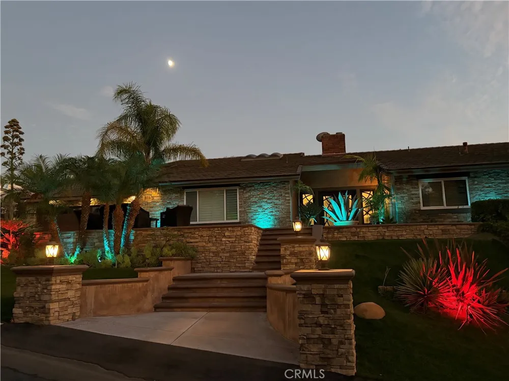 375 S Via Montanera Anaheim Hills, CA 92807