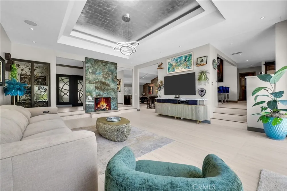 375 S Via Montanera Anaheim Hills, CA 92807