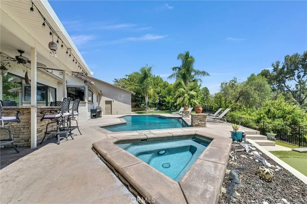 375 S Via Montanera Anaheim Hills, CA 92807